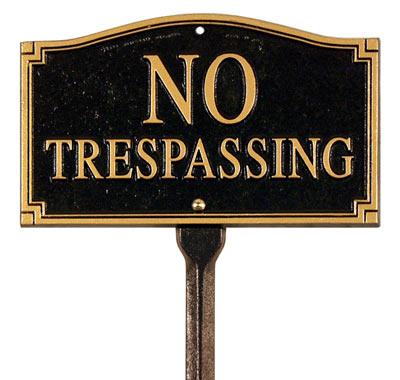 Whitehall No Tresspassing Plaque Lawn Kit